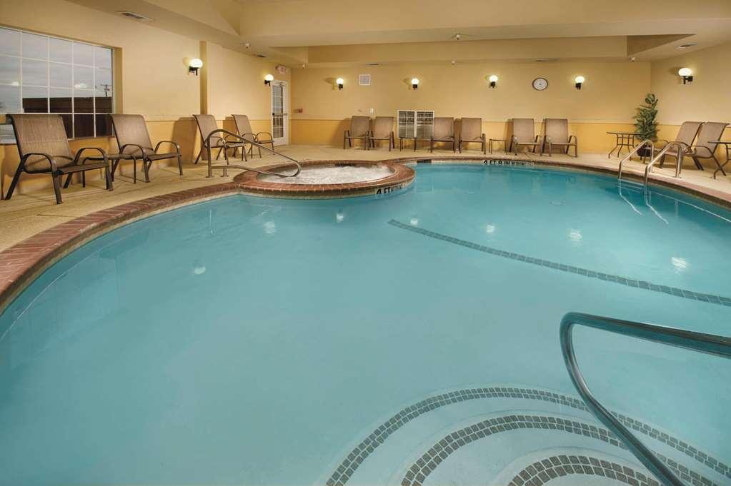 La Quinta By Wyndham Denton - University Drive Facilities photo