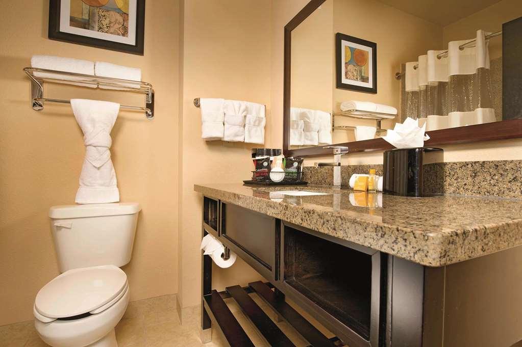 La Quinta By Wyndham Denton - University Drive Room photo