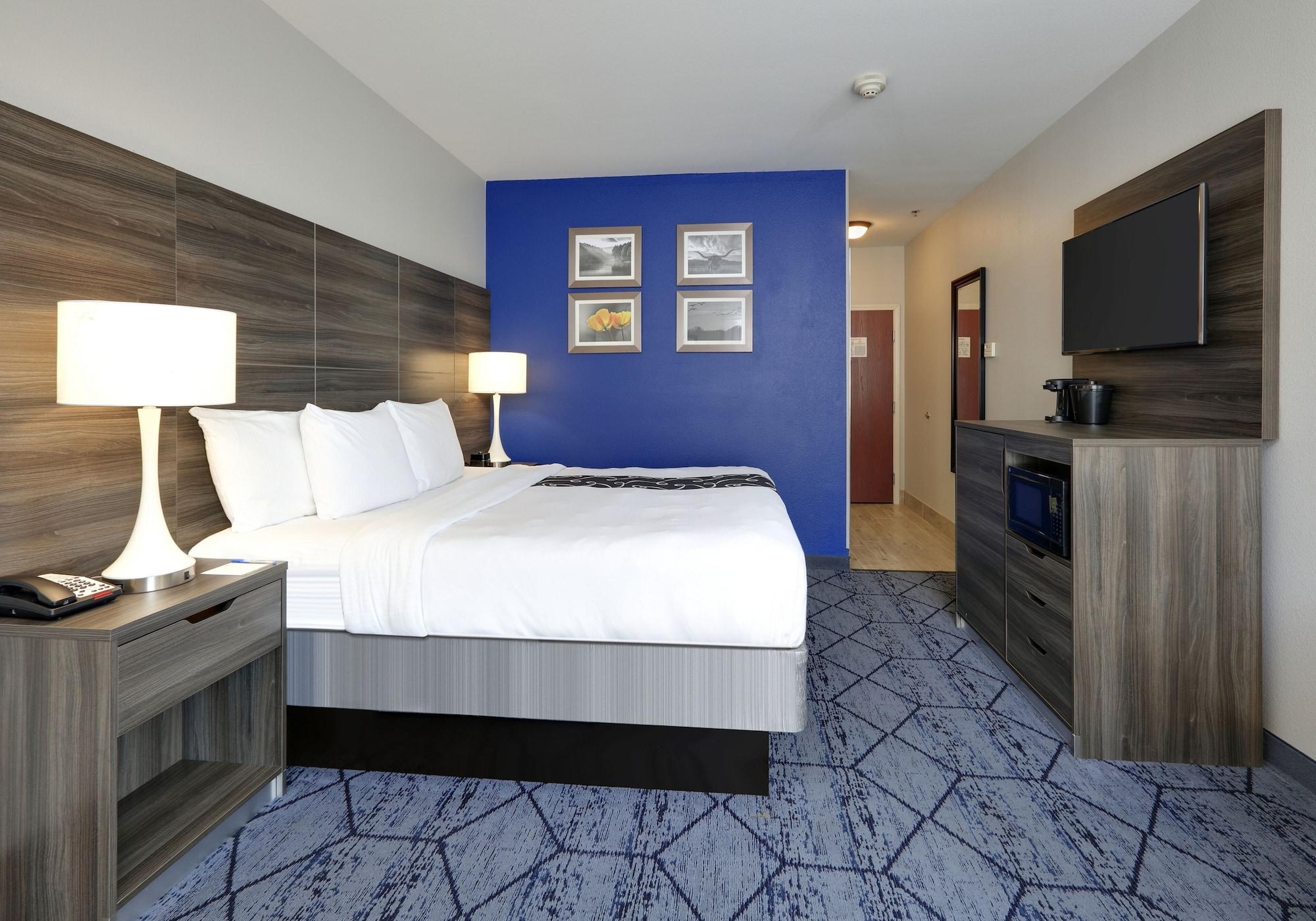 La Quinta By Wyndham Denton - University Drive Exterior photo