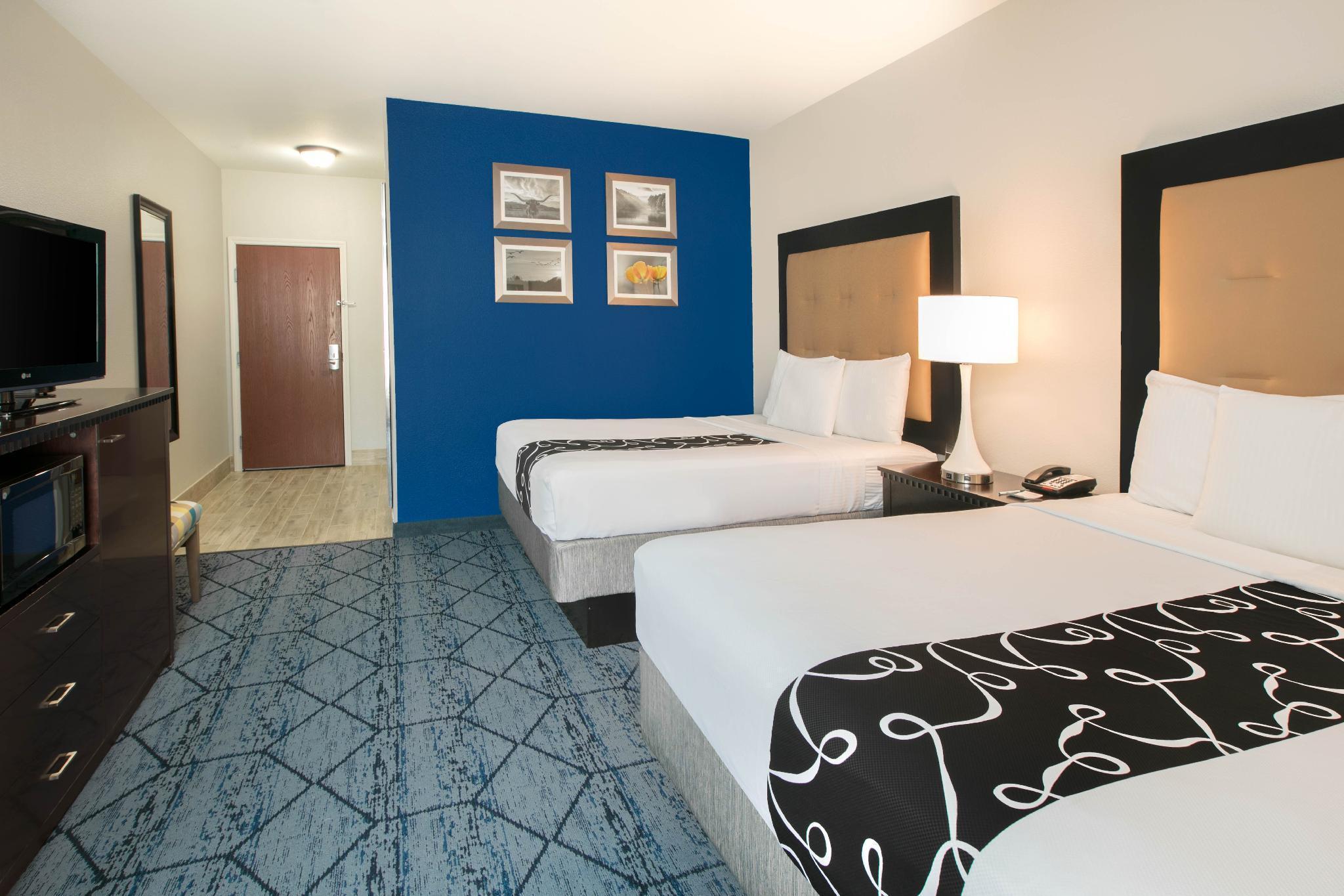 La Quinta By Wyndham Denton - University Drive Exterior photo