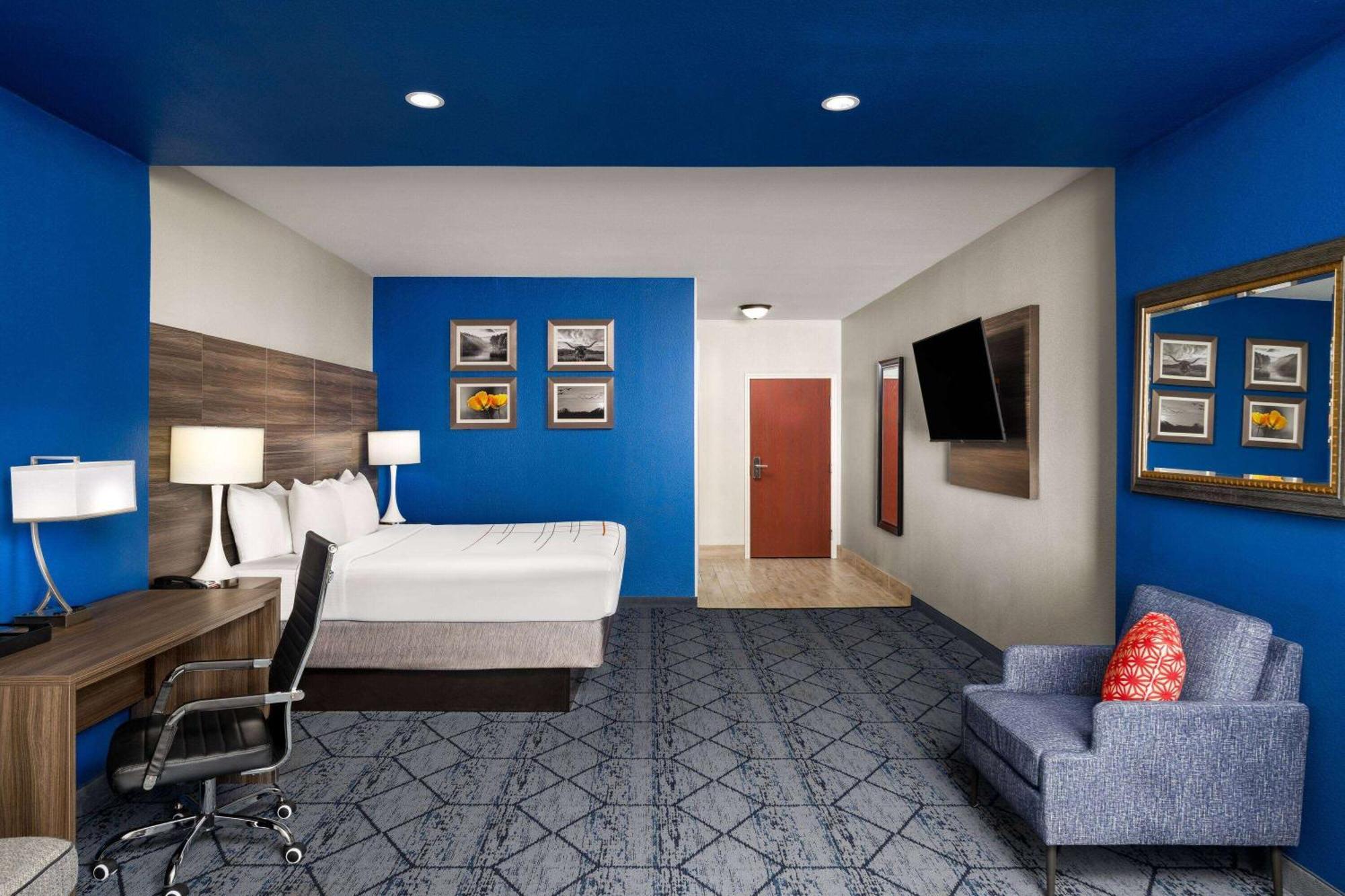 La Quinta By Wyndham Denton - University Drive Exterior photo