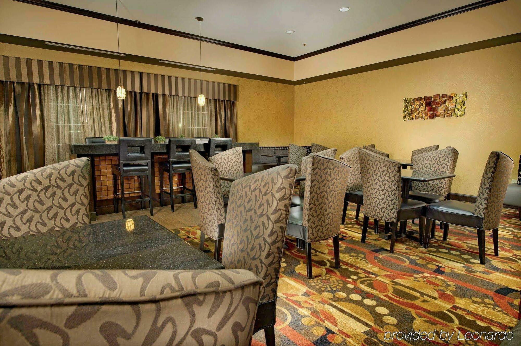 La Quinta By Wyndham Denton - University Drive Exterior photo